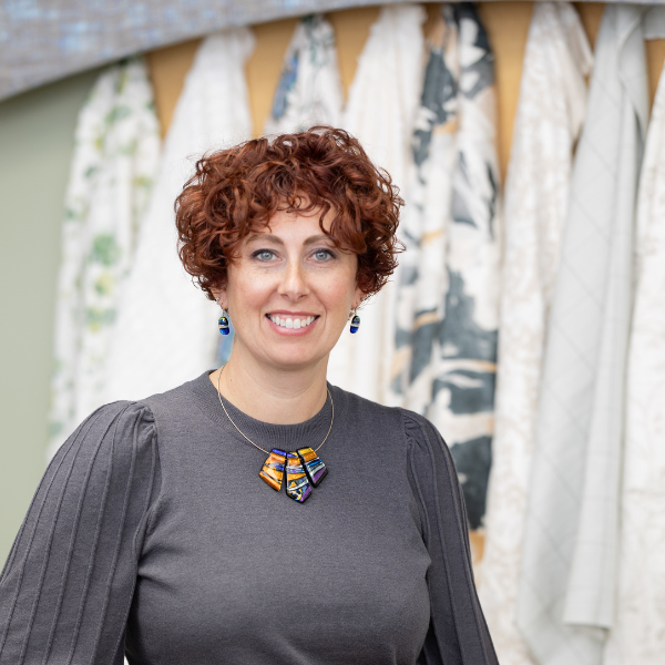 <b>Diane's Draperies</b><br>
Just like the diverse community they are part of, Diane’s Draperies sees each home, and each window, as a fingerprint: no two are alike.