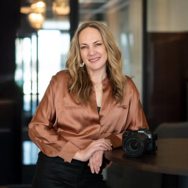 <b>Steph Shanks Photography</b><br>
Steph Shanks Photography is dedicated to helping women rediscover their confidence, embrace their unique beauty and step into their power.